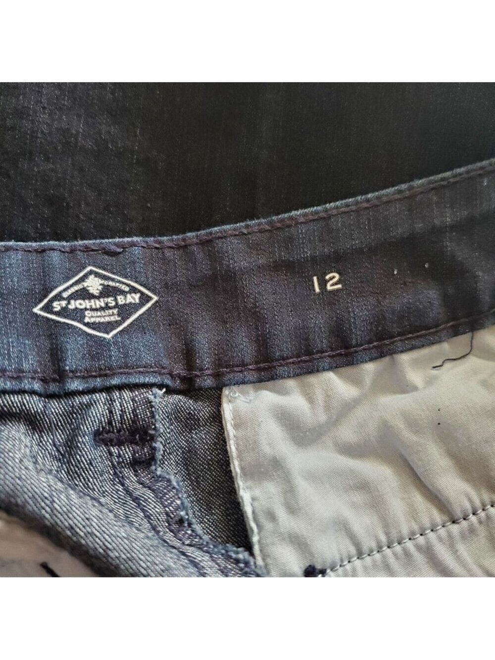 st. John's Bay Dark Wash Mid Rise Straight Leg Capri Pants Denim Jeans Size 12 - Picture 7 of 9